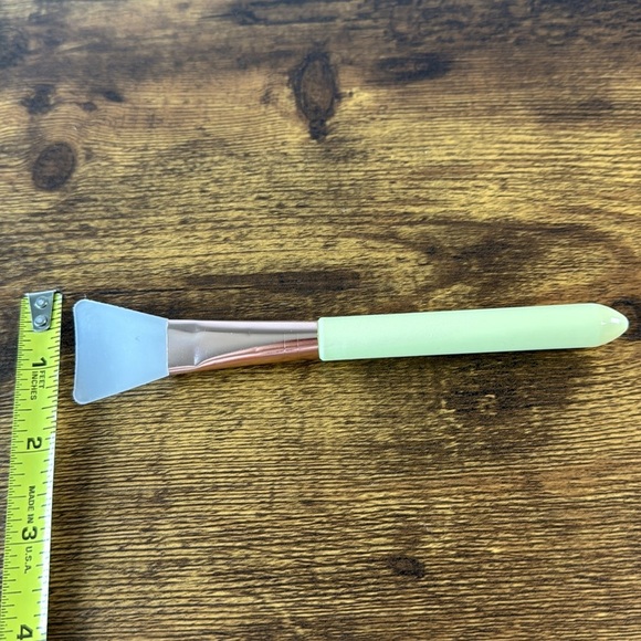 Silicone Face Mask Applicator - Picture 3 of 4